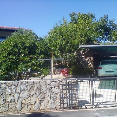 קרק Apartman-Maja-Krk מראה חיצוני תמונה