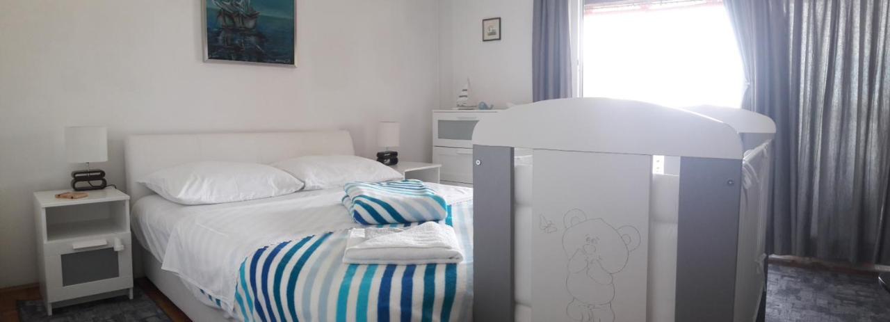 קרק Apartman-Maja-Krk מראה חיצוני תמונה