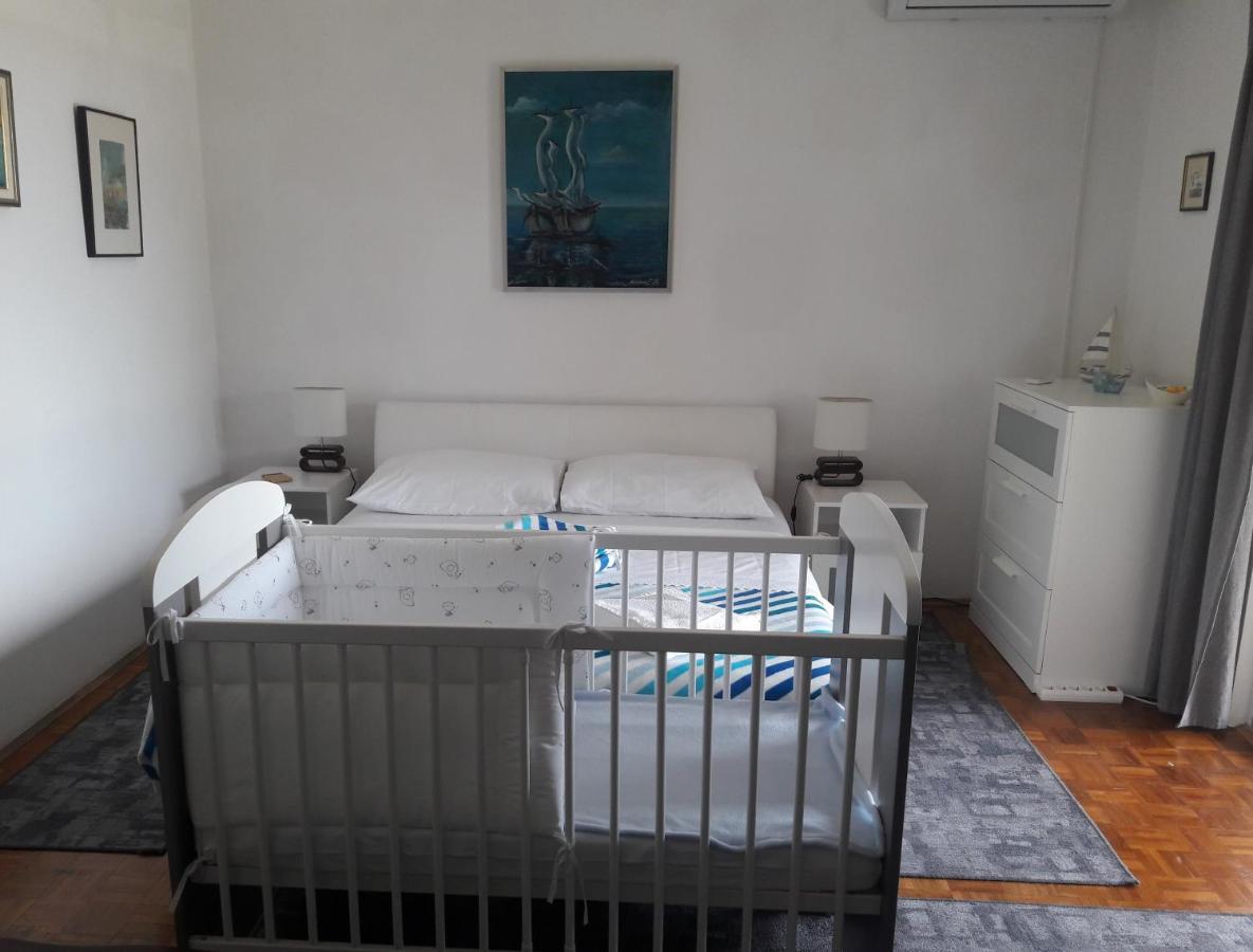 קרק Apartman-Maja-Krk מראה חיצוני תמונה
