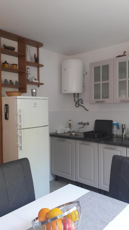 קרק Apartman-Maja-Krk מראה חיצוני תמונה