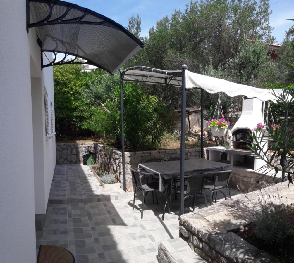 קרק Apartman-Maja-Krk מראה חיצוני תמונה