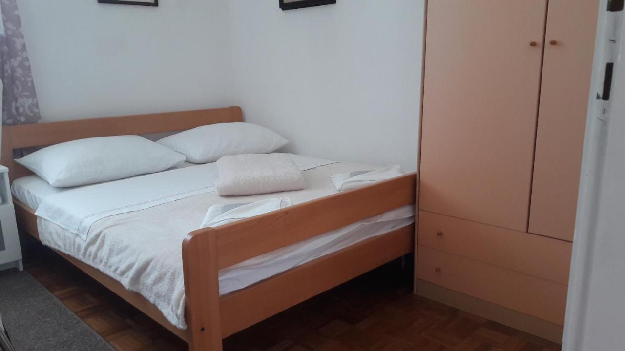 קרק Apartman-Maja-Krk מראה חיצוני תמונה