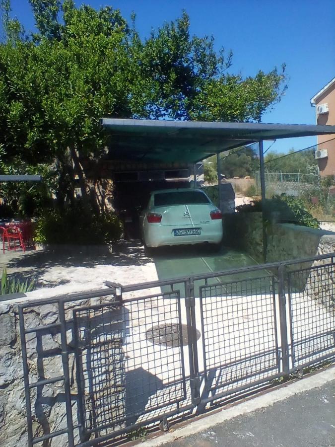 קרק Apartman-Maja-Krk מראה חיצוני תמונה