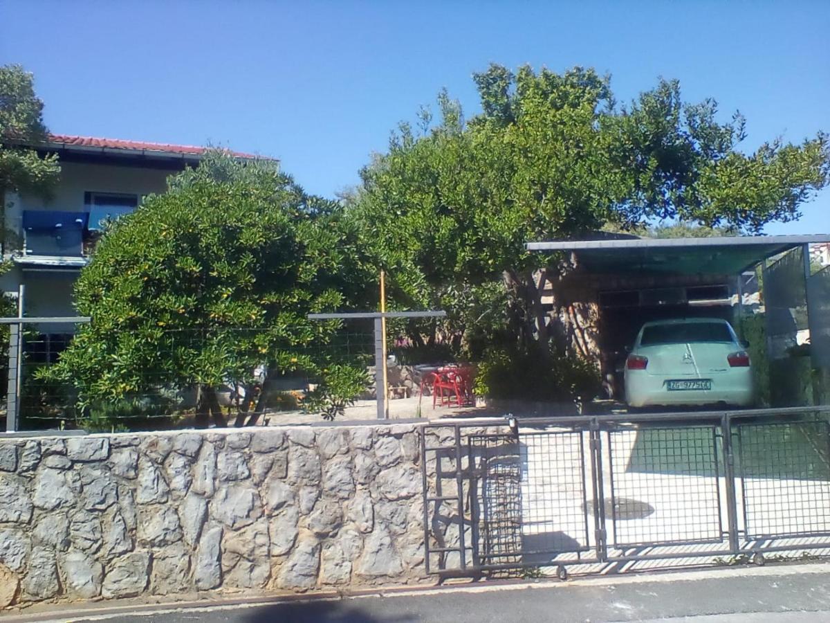 קרק Apartman-Maja-Krk מראה חיצוני תמונה